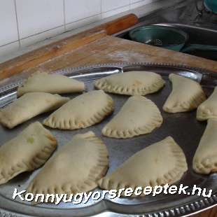 Csirkemájjal töltött krumplifánk Csirkemájjal töltött krumplifánk