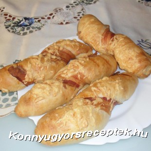 Baconos -sajtos stangli Baconos -sajtos stangli