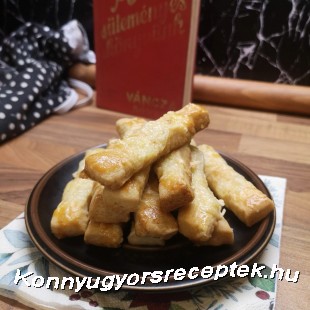 A tökéletes, omlós bordói sajtos sós rudacska Picipirostól