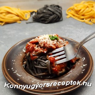 Fekete házitészta Picipirostól