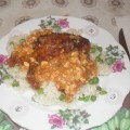 Barbacue szószos csirkecomb, rizibizi-vel