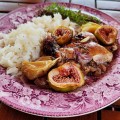 Édes-fűszeres csirkecombok fügével sütve